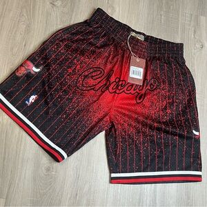 Mitchell &‎ Ness Chicago Bulls Re-Take Gradient Swingman Men's Shorts Sz Large